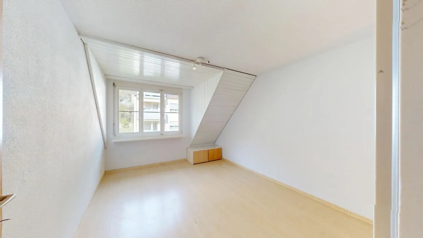 Charming Maisonette with Balcony - Photo 8 of 12