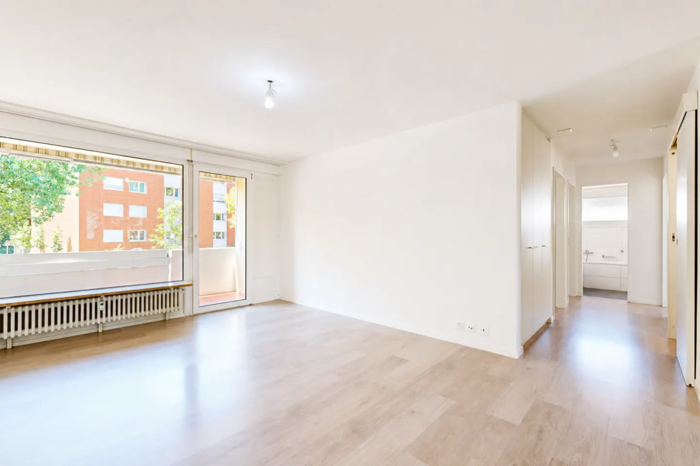gepflegte 4.5-ZWG mit Balkon, Keller, Estrich, Waschmaschine und Parkplatz - Photo 1 of 13