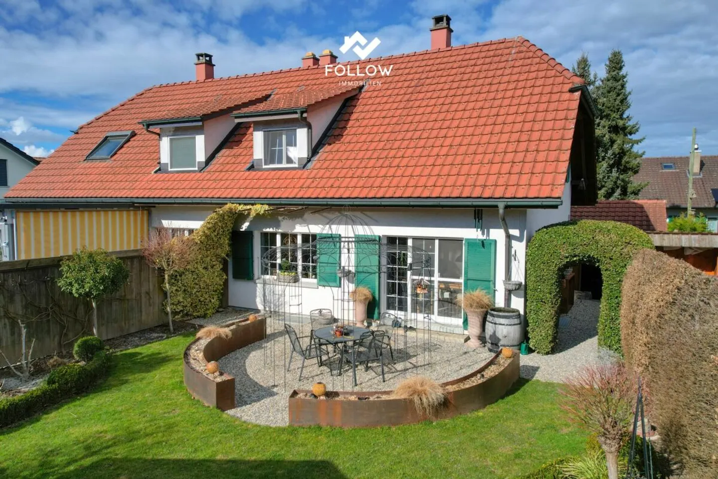 Maison d'angle avec jardin paradisiaque privé - Photo 1 sur 13