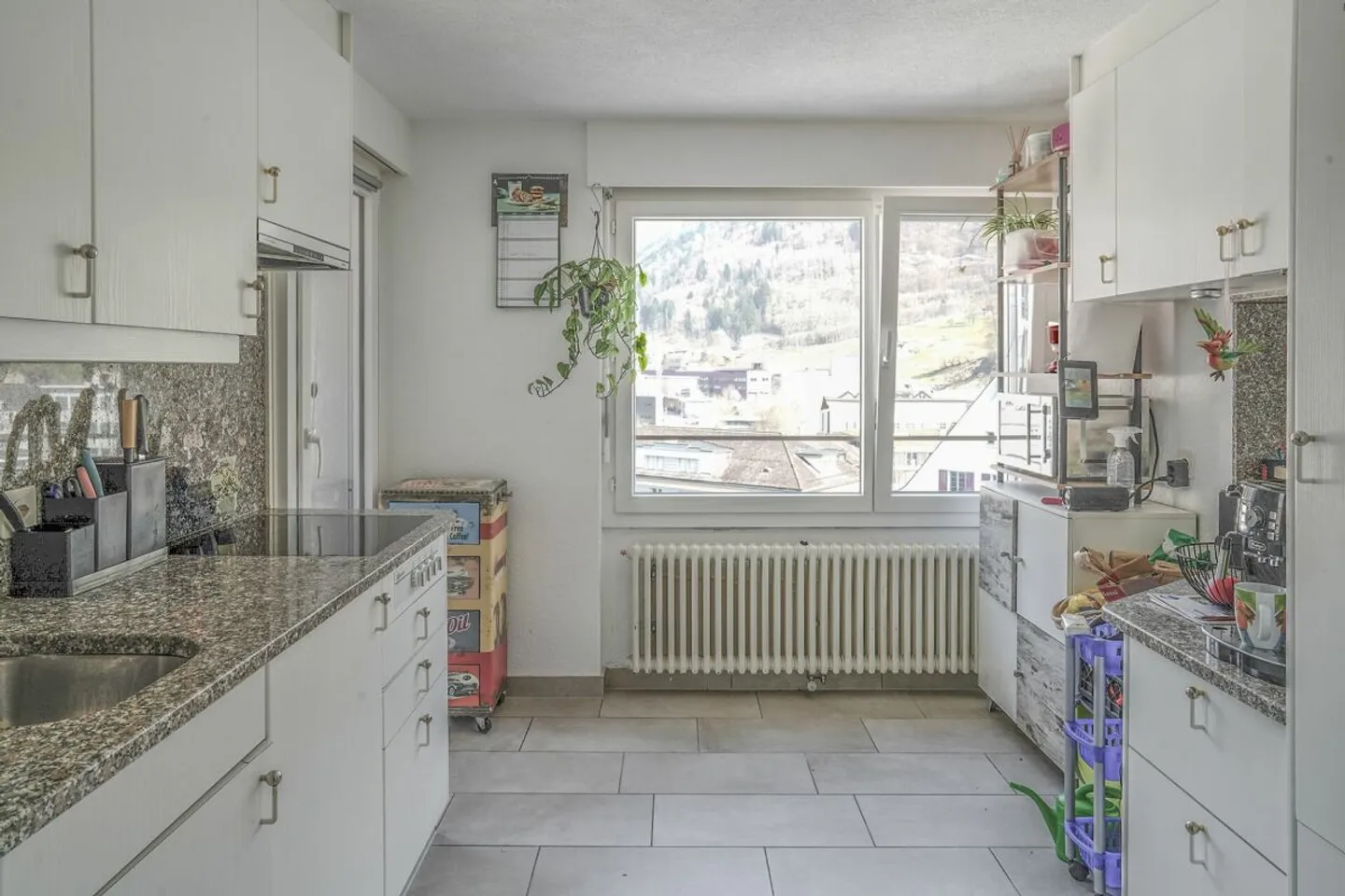 Gemütliche 4 Zimmerwohnung - zentral in Schwanden - Foto 3 von 12