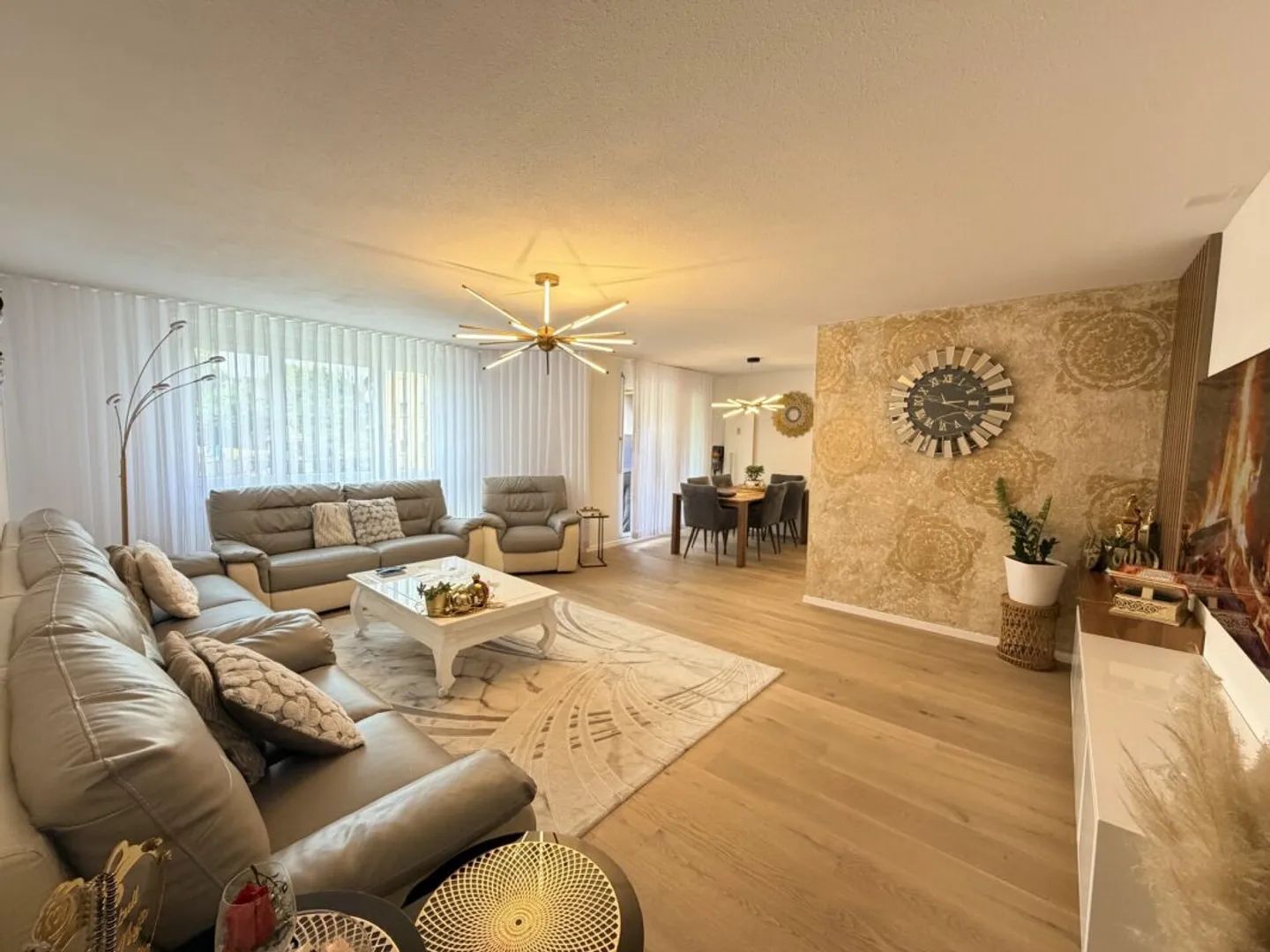 Appartement attrayant de 4,5 pièces avec beaucoup de confort de vie - Photo 5 sur 11