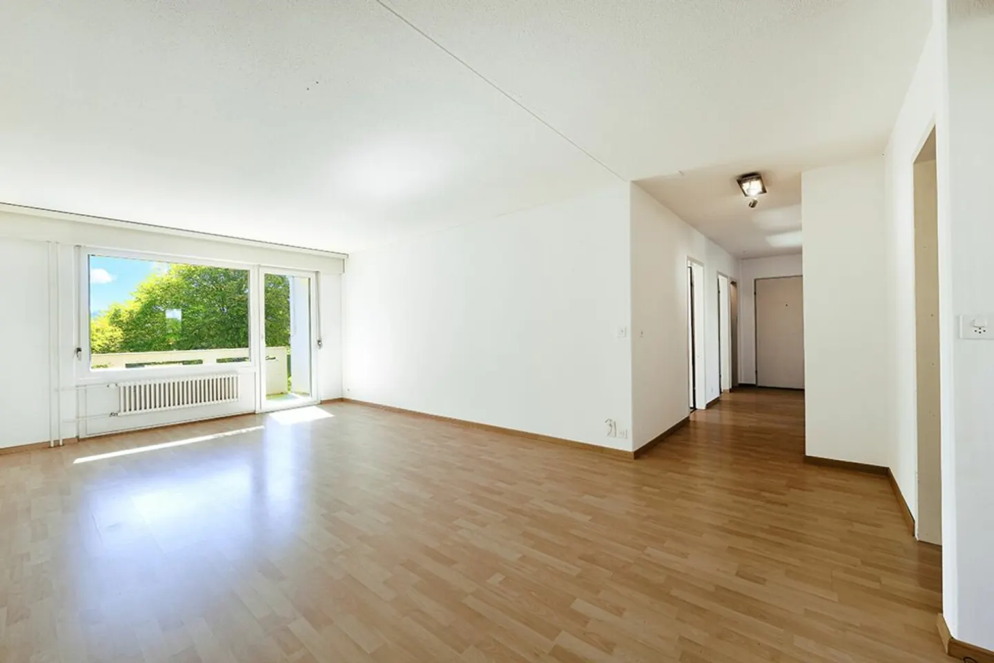 4.5-Zimmer Etagenwohnung an ruhiger Lage mit herrlichem Blick ins Grüne - Foto 2 di 9