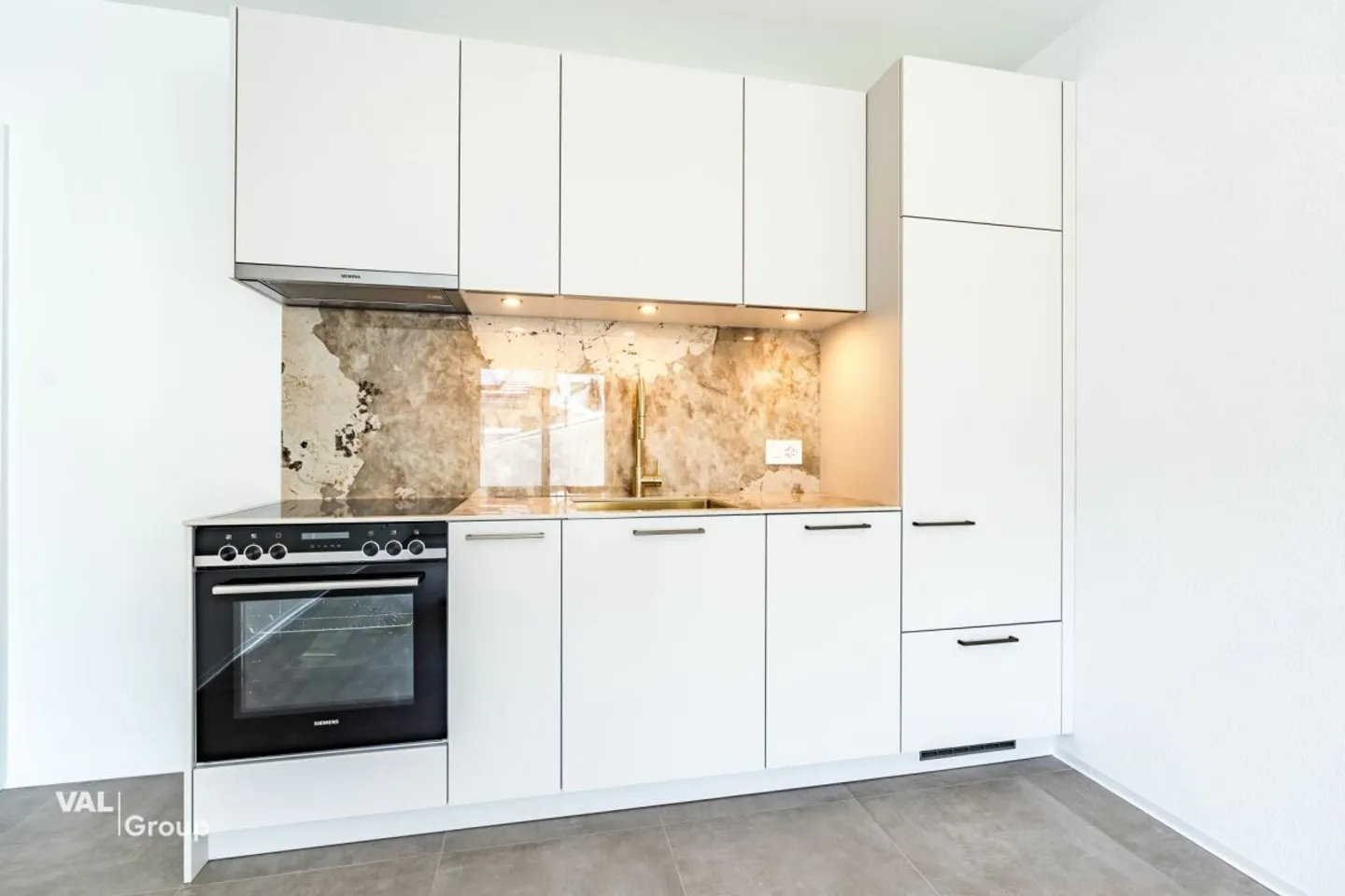 Stylish Apartment in Sunny Location - Photo 5 of 13