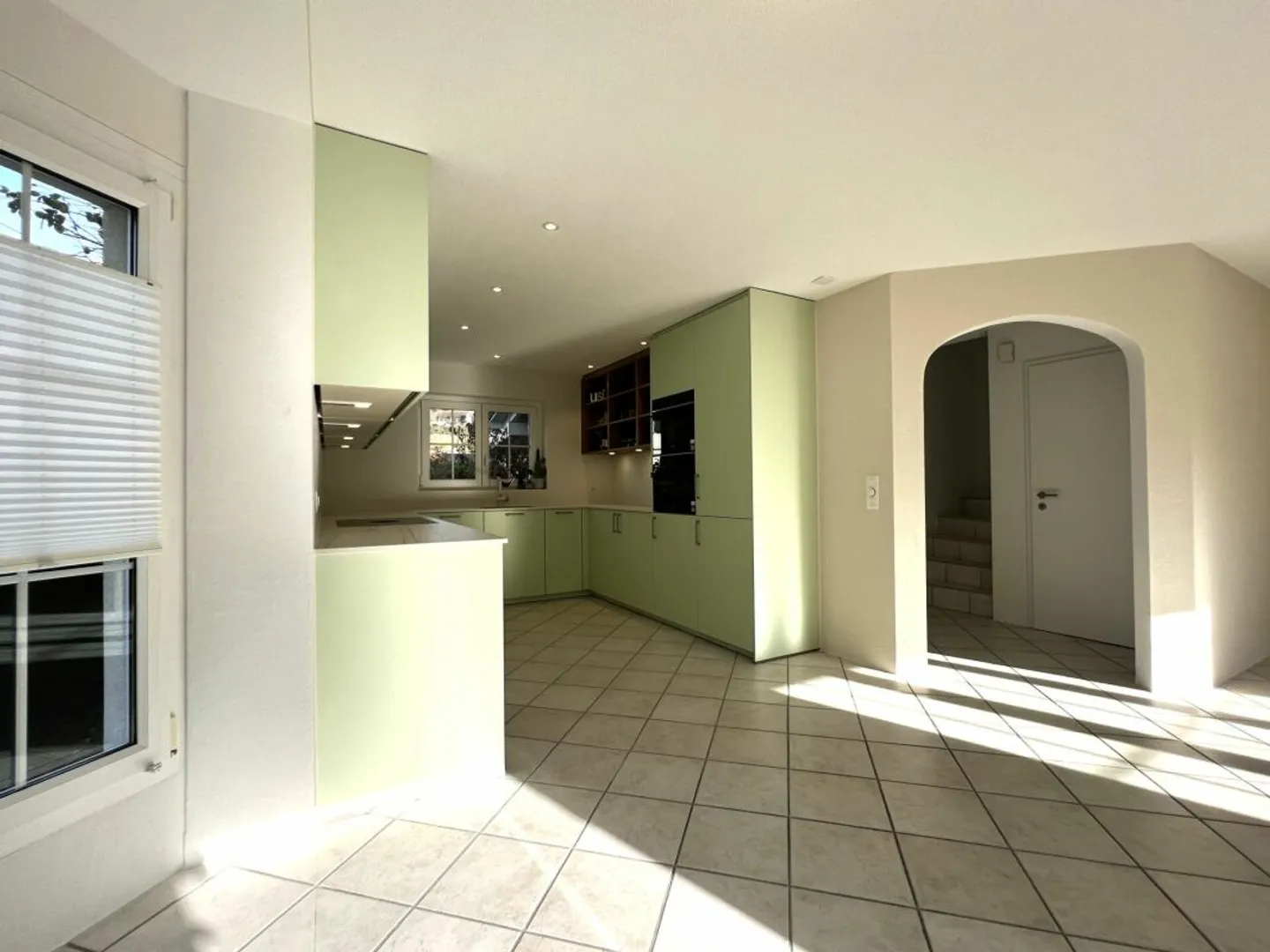 Ampia casa familiare con giardino e vista libera a Magden - Foto 4 di 9
