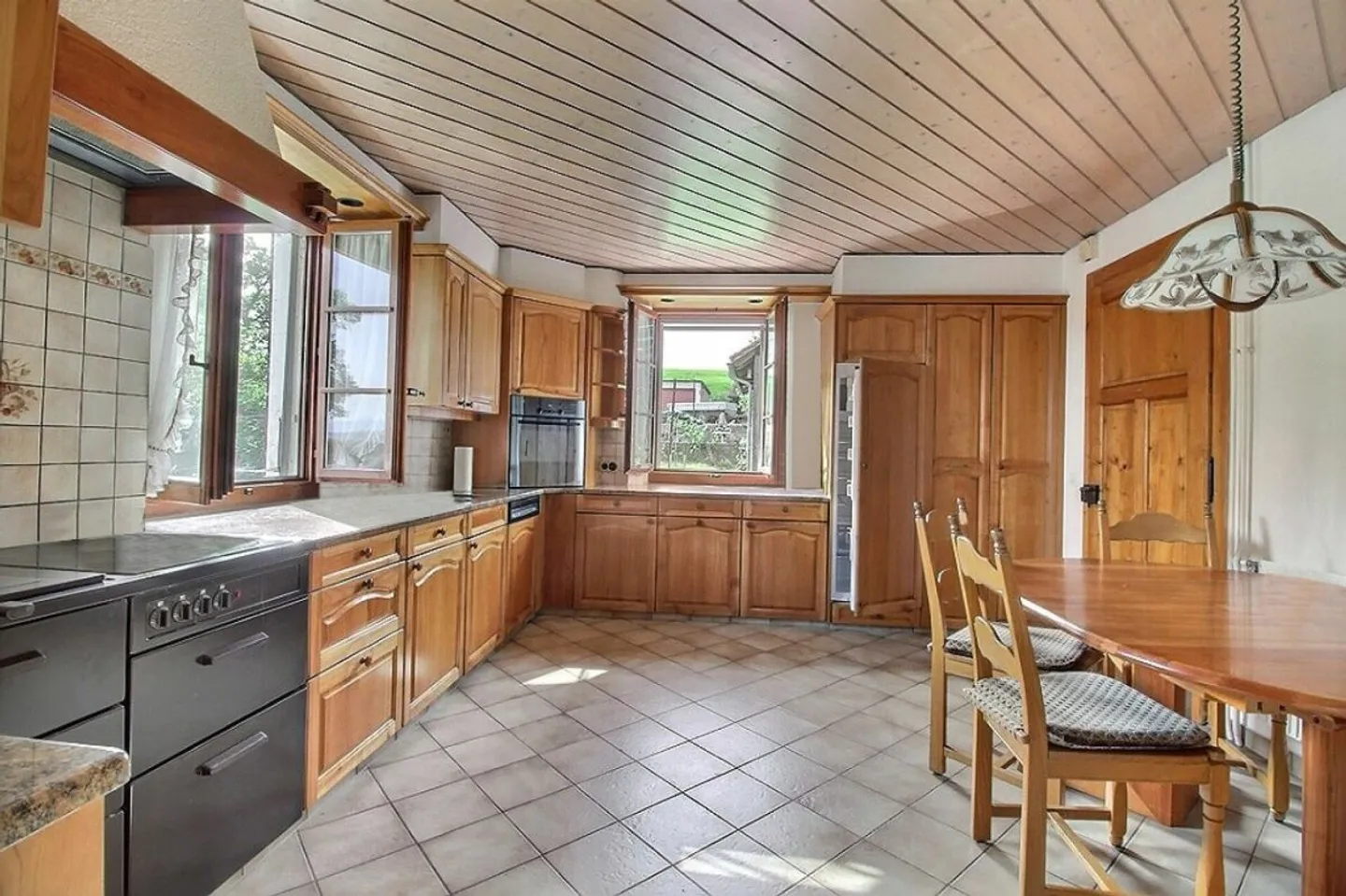 Bella Casa Familiare con Giardino - Foto 11 di 13