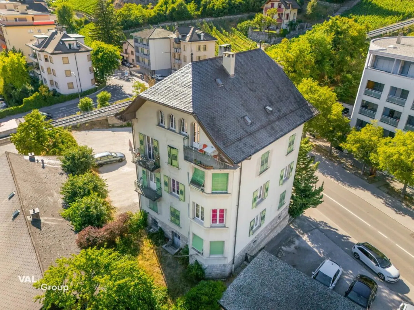 Charm and space just steps from the center of Sierre - Photo 12 of 12