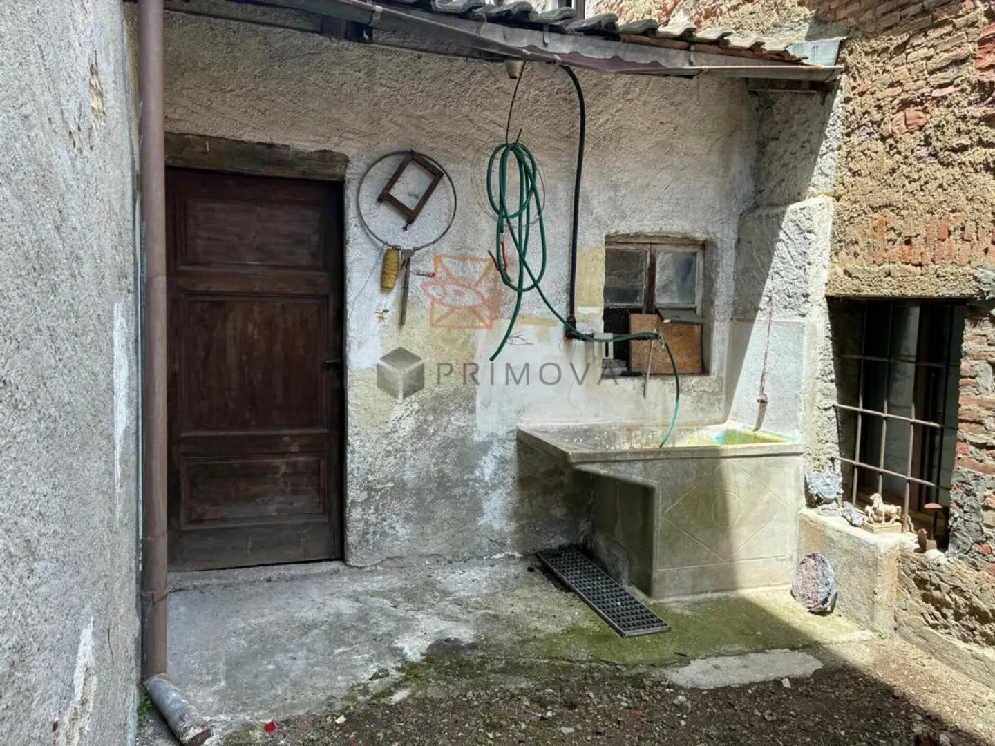 Il fascino storico cerca visionari creativi - Casa monofamigliare con idilliaco cortile interno - Foto 10 di 13