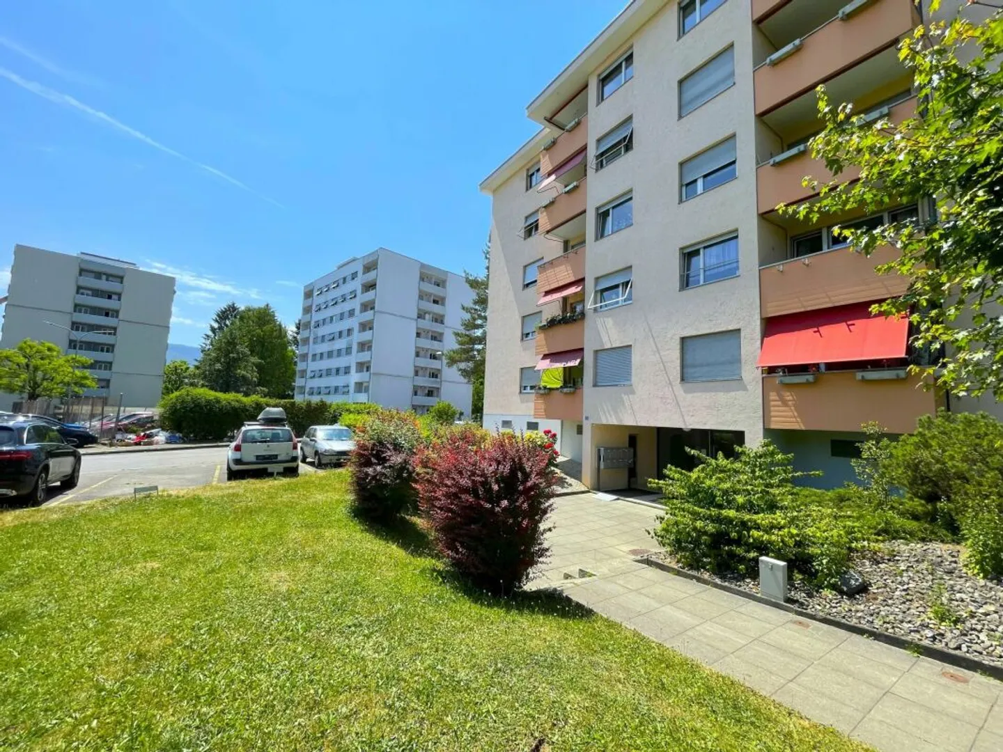 Bel appartement 3.5 pièces rénové avec vue à Delémont - Foto 1 di 13