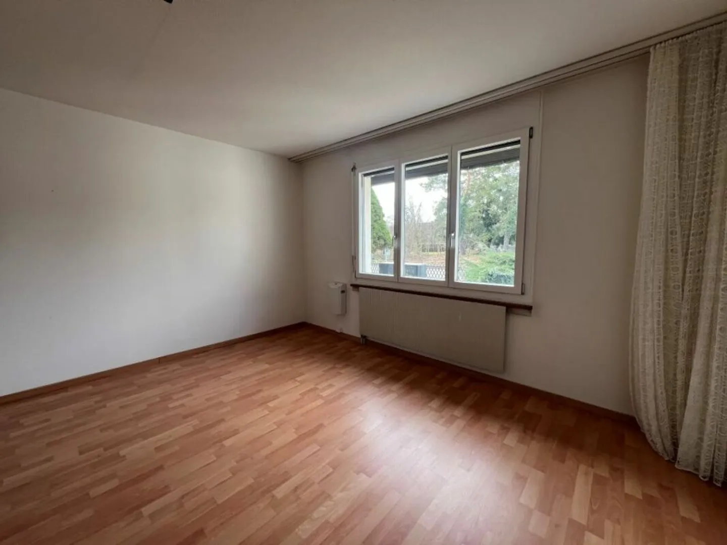 Casa familiare con appartamento - Foto 5 di 13