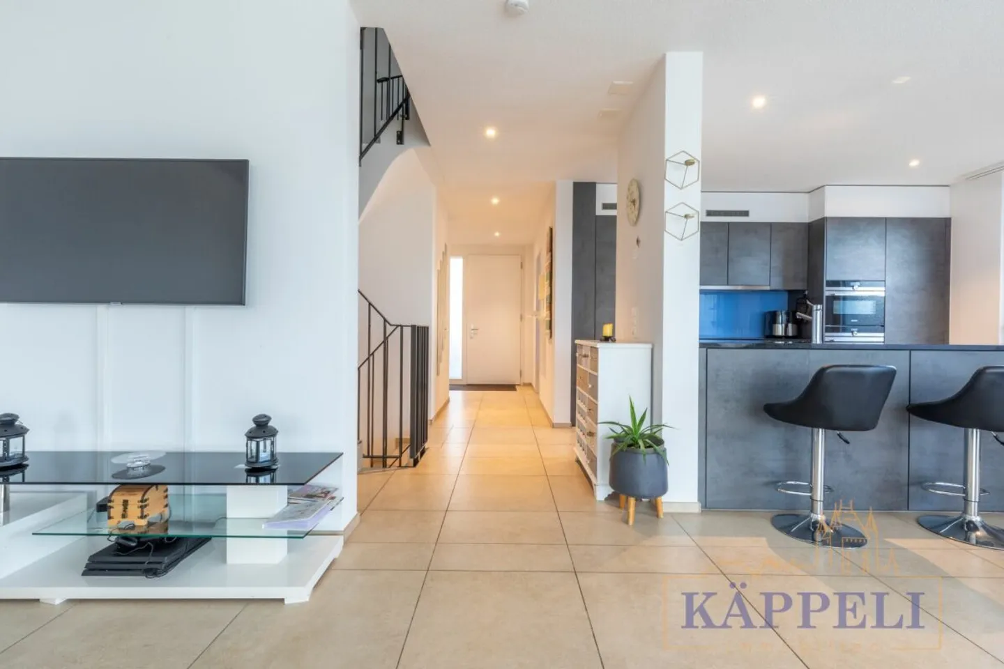 Maison semi-détachée de 6,5 pièces avec vue sur la montagne à Uebeschi - Photo 5 sur 13