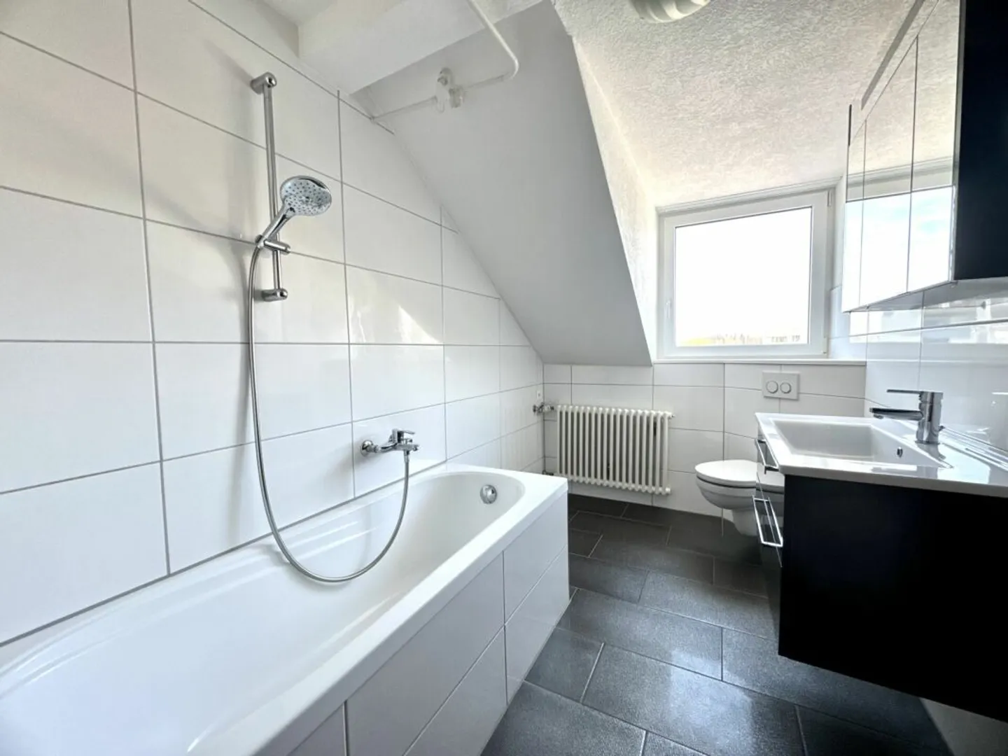 3.5 Room Attic Apartment - Photo 7 of 13