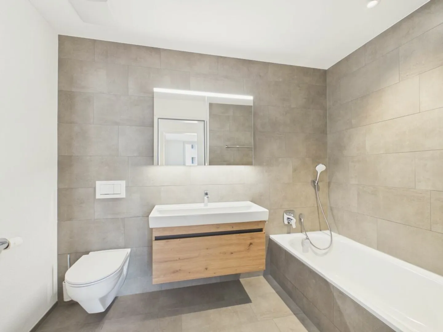 Geräumige 4.5-Zimmer-Wohnung mit Balkon und Garage in Menziken - Photo 4 of 10