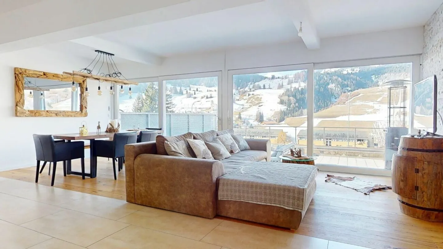 Stylish 3.5 Room Apartment with Generous Terrace - Photo 1 of 8