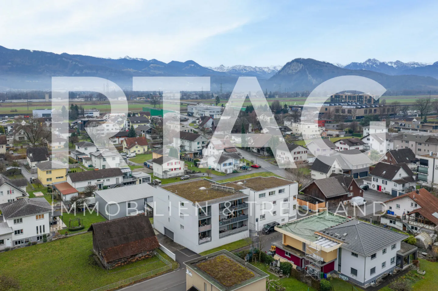 2.5-room apartment - Photo 1 of 11