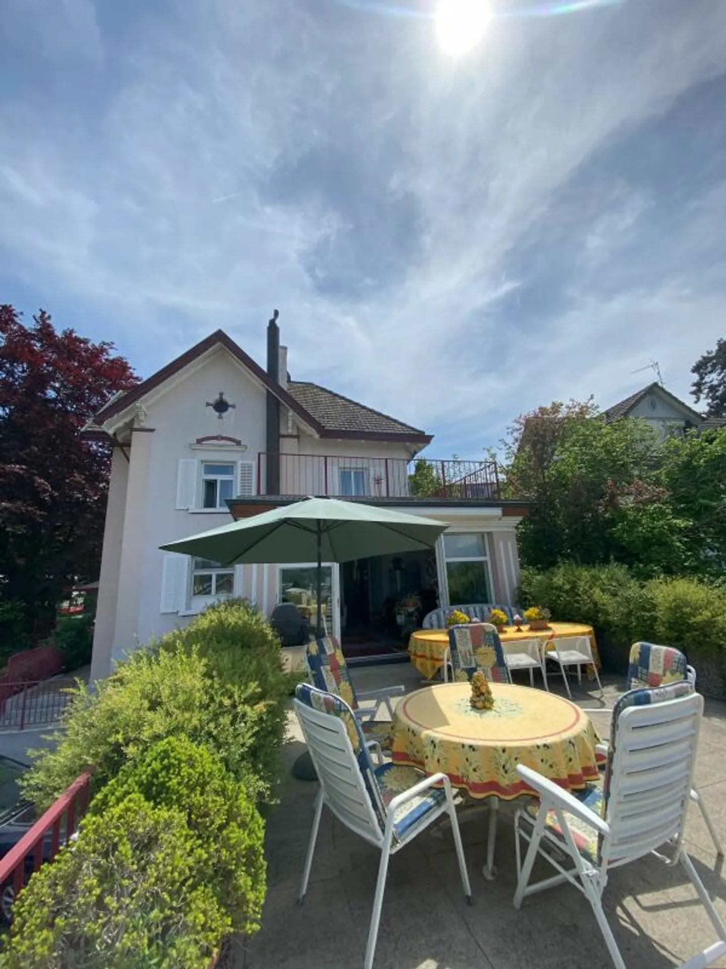 Charmantes Stadthaus mit Terrasse - Foto 2 von 10