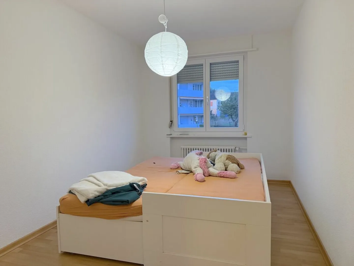 Casa ben curata con due balconi - Foto 7 di 11