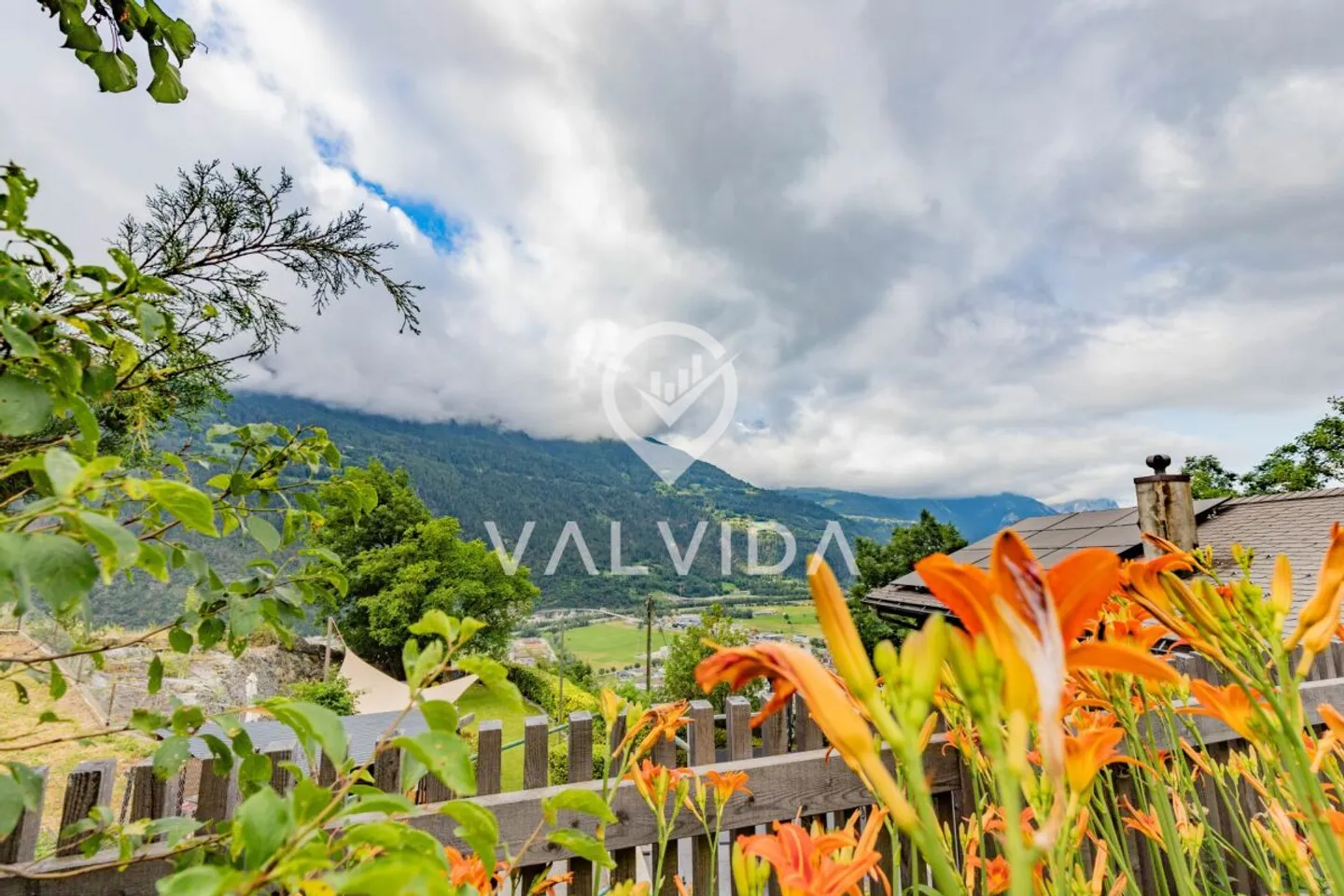 3.5 Room Apartment with Panoramic View and Development Potential in Hohtenn - Photo 10 of 13