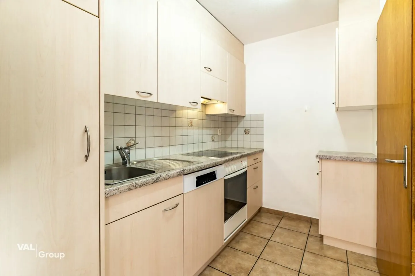 Central 3.5-room apartment with balcony in Visp - Photo 2 of 13
