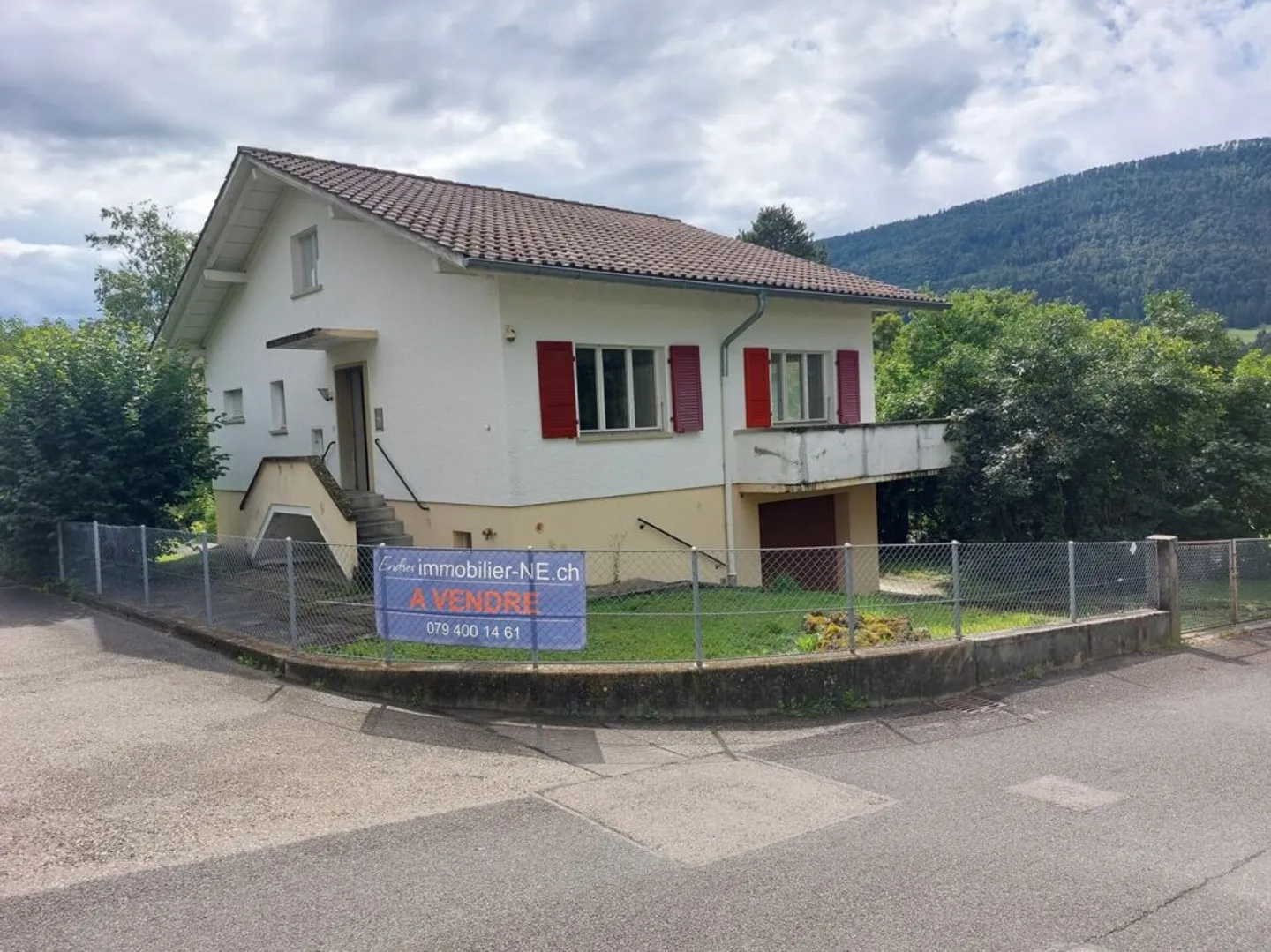 Villa indipendente con un grande terreno stupendo - Foto 1 di 13