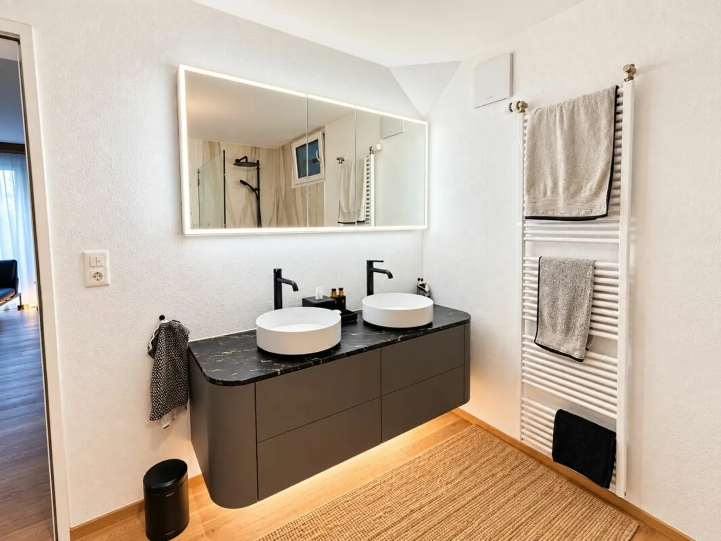 High-quality furnished 2.5-room garden apartment on Beckenhofstrasse in Zurich - Photo 8 of 12