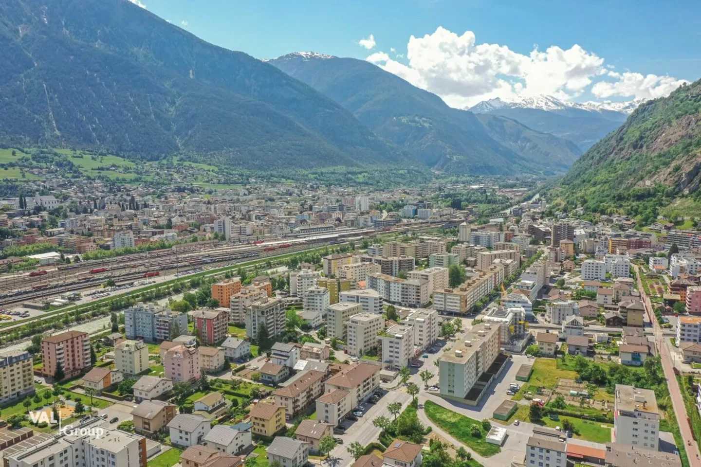 Attractive Apartment with Terrace - Photo 13 of 13