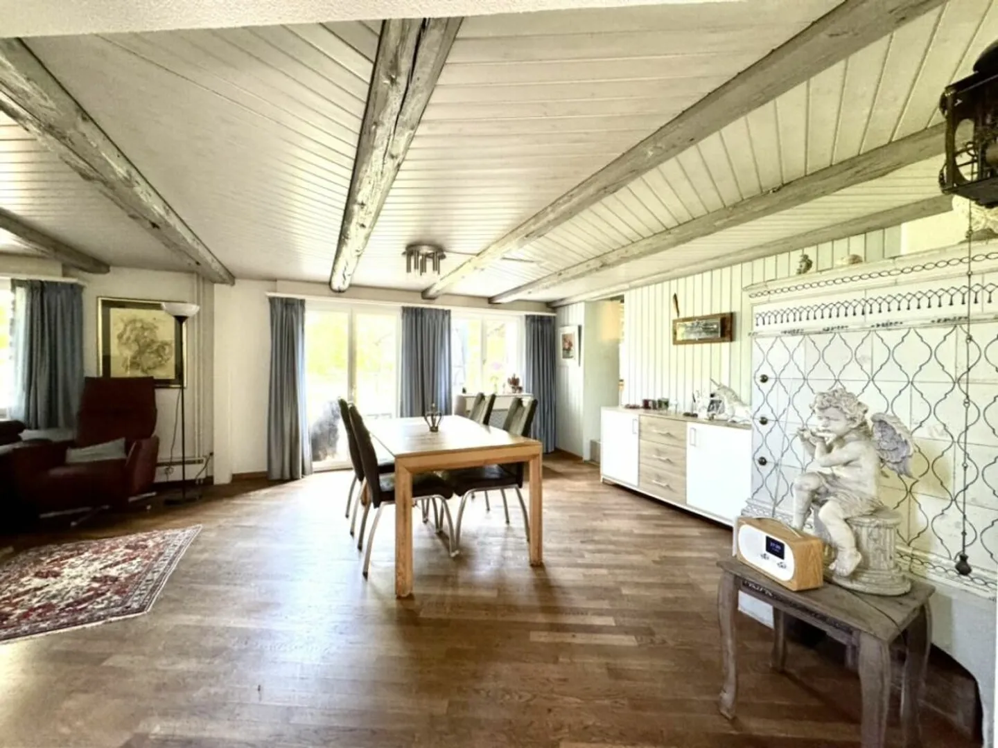 Grosses freistehendes 7.5-Zimmer-Bauernhaus für Pferdeliebhaber oder Kleintierhalter! Pferdeboxen, Remise, Wald und Wiesen .... - Foto 10 di 13