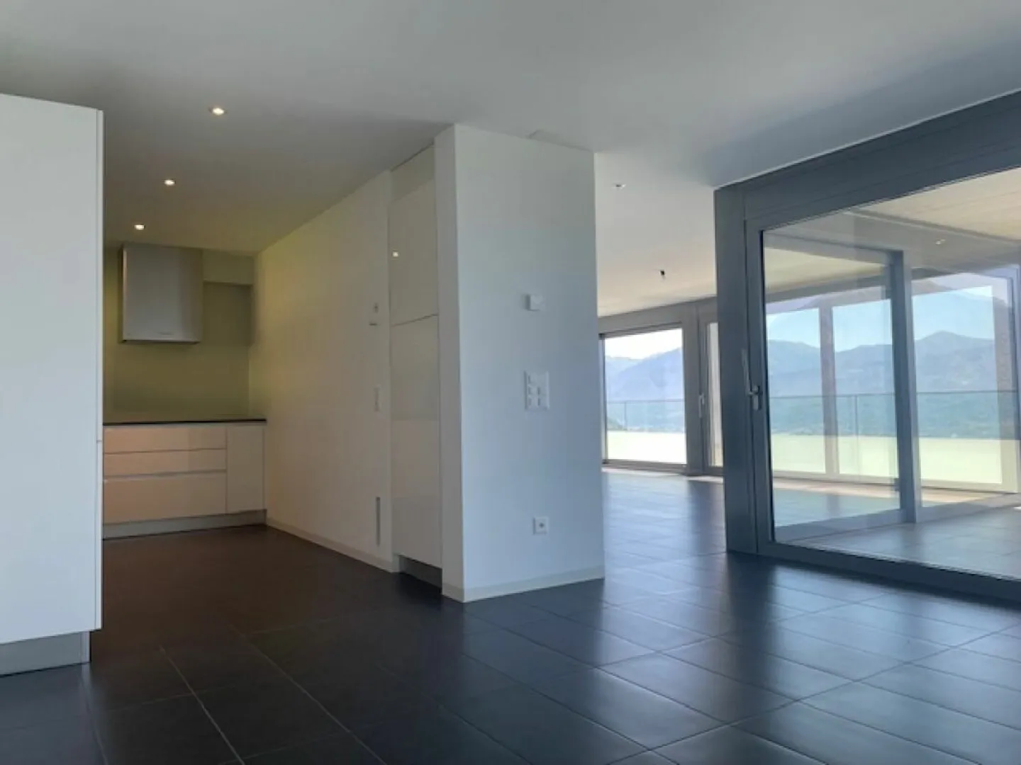 Prächtige 4.5-Zimmer-Wohnung mit zusätzlichem Studio in Contra - Foto 8 von 13