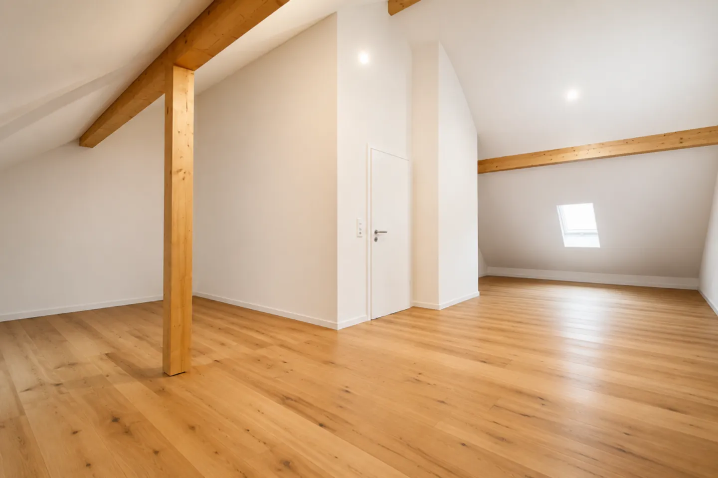Family-Friendly Row House - Photo 9 of 13