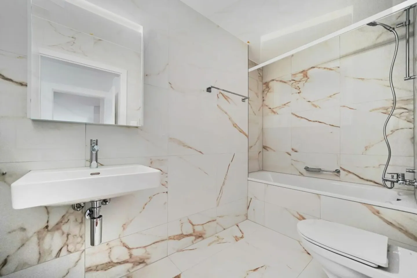 Trasferirsi, respirare, sentirsi bene - Appartamento nuovo con loggia soleggiata - Foto 10 di 13