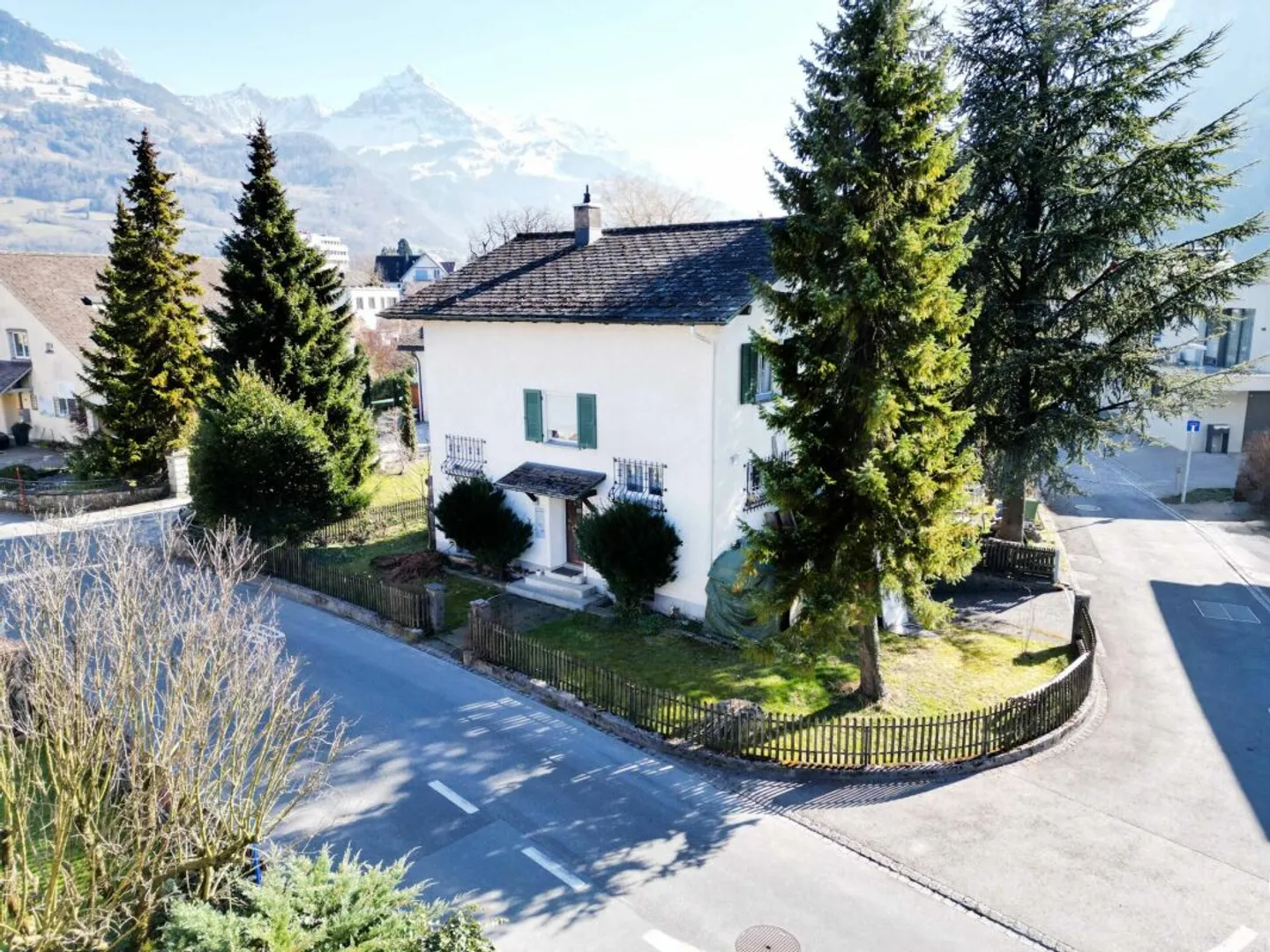 Maison individuelle avec jardin dans un bel endroit à Niederurnen GL - Photo 2 sur 12