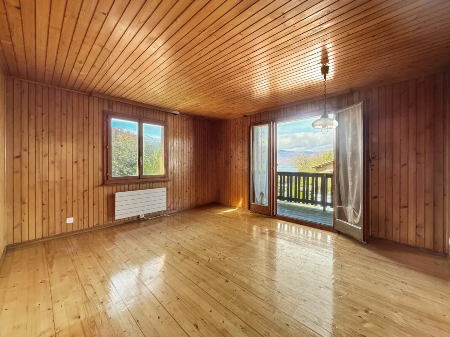 CHARMANTES EINFAMILIENCHALET MIT SEEBLICK! - Foto 10 von 13