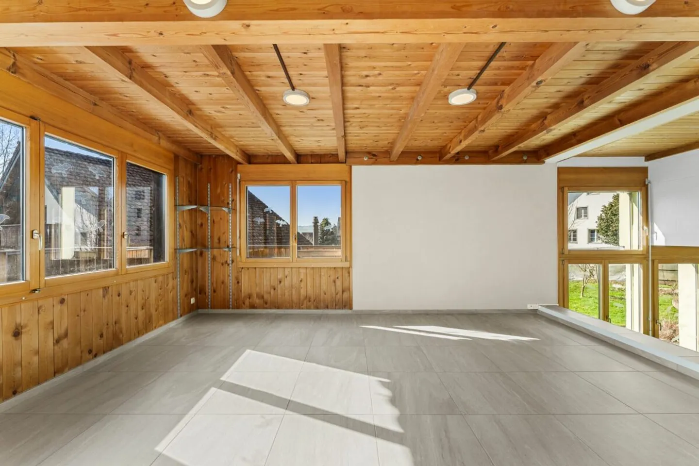 Architecture extraordinaire et grand jardin - Photo 2 sur 13