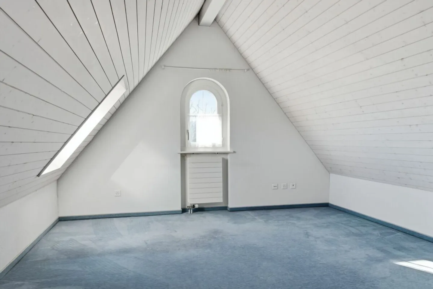 Grosszügiges Einfamilienhaus mit Garten - Foto 9 von 13