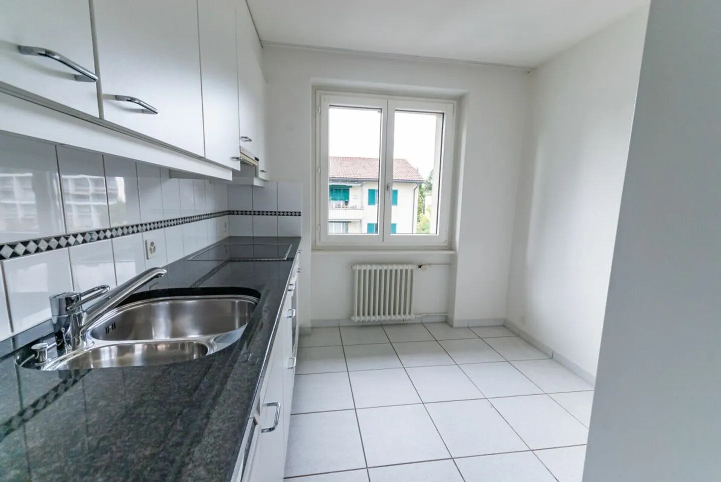 Accogliente appartamento di 4 locali in posizione centrale - Foto 2 di 10