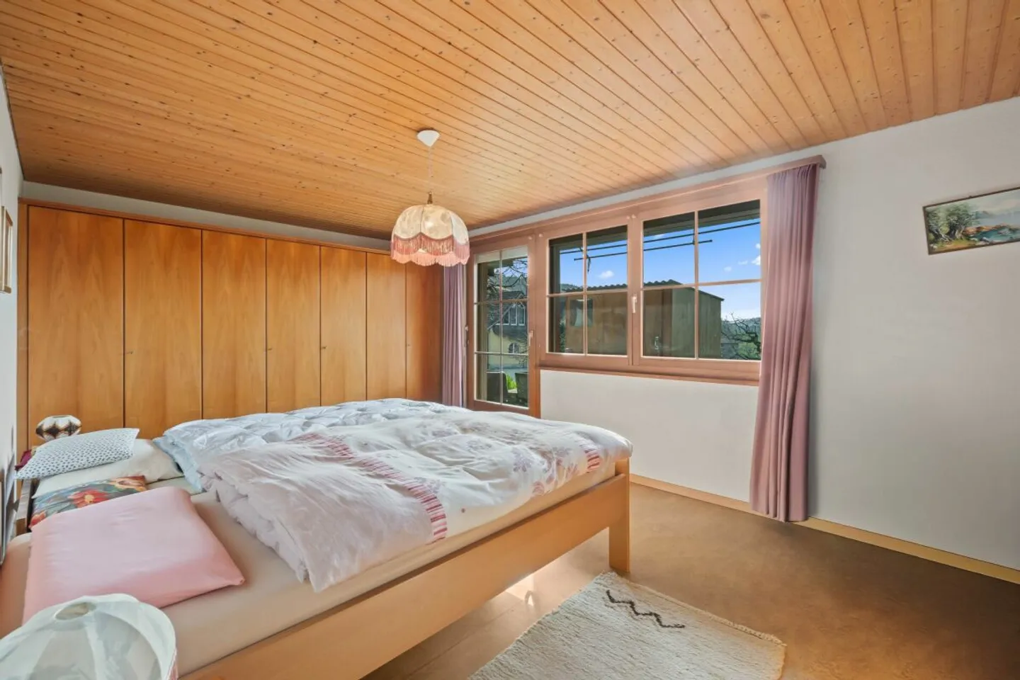 Casa unifamiliare luminosa in una posizione tranquilla con vista da sogno - Foto 10 di 13