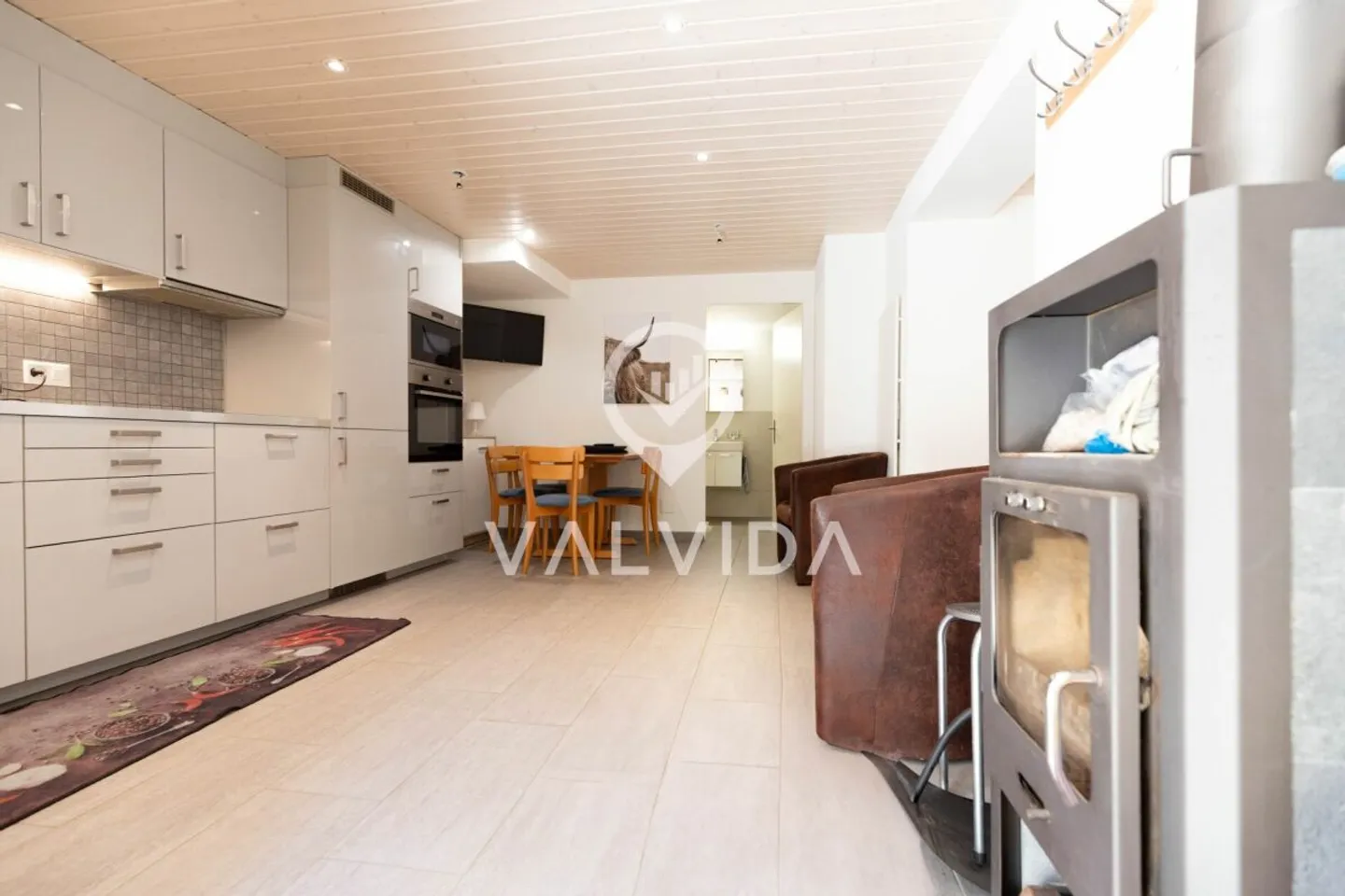 Exclusive: Completely renovated house with two apartments in the municipality of Varen - Photo 2 of 13