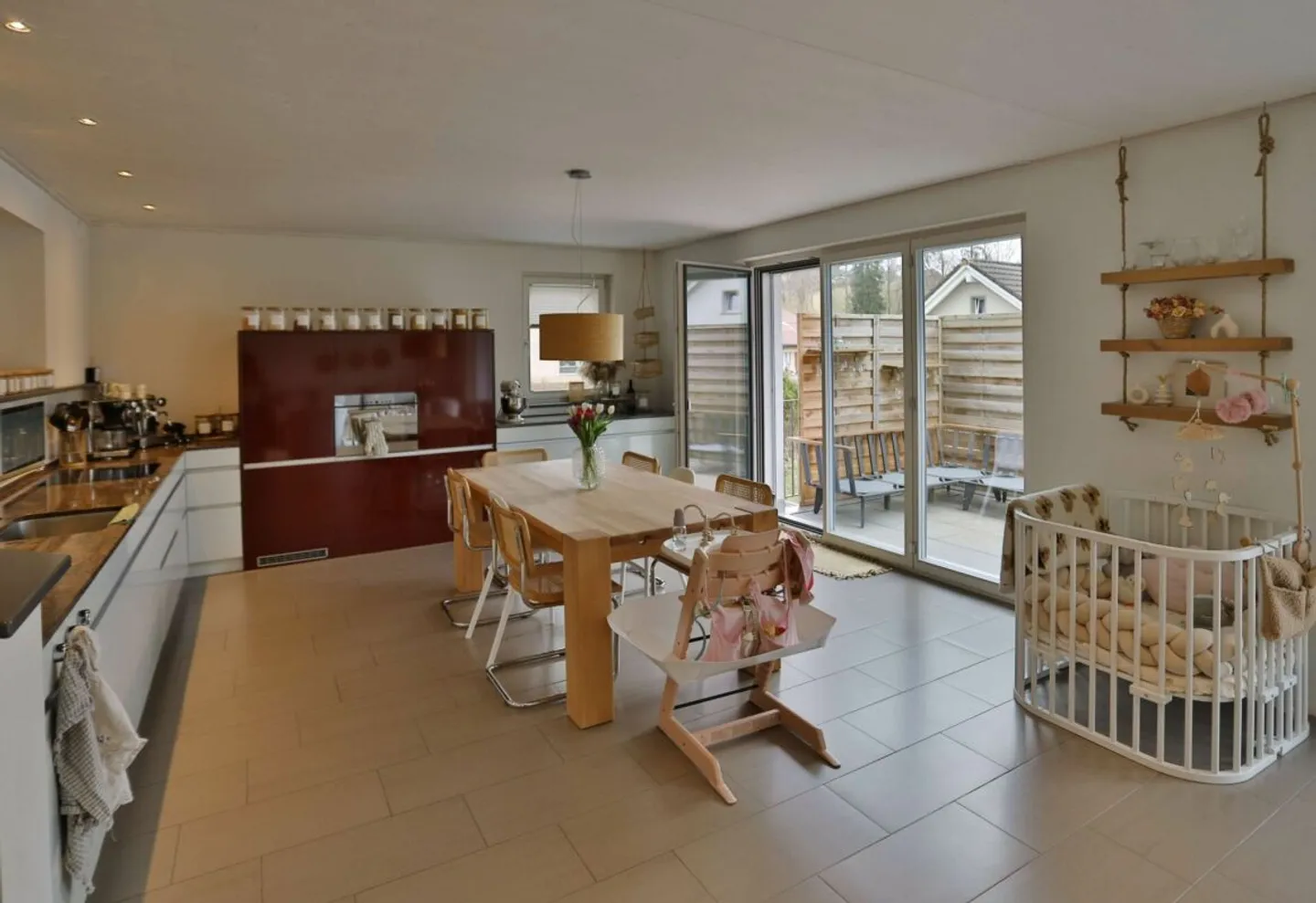 Modern, bright and quiet - Photo 3 of 8