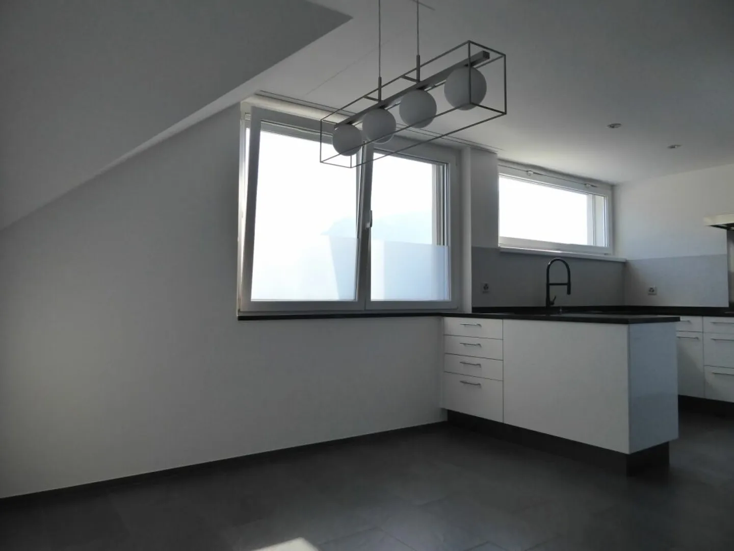 familienfreundliche und grosszügige 6-Zimmer-Maisonette-Wohnung - Photo 5 sur 13
