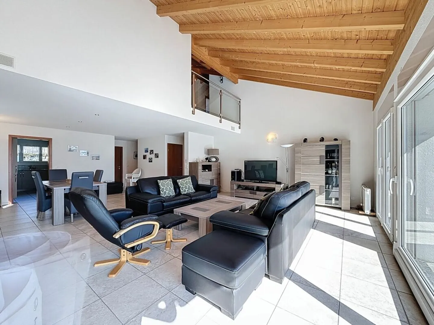 Wunderschöne Penthouse-Wohnung nach Süden mit großer Terrasse in Evionnaz - Foto 6 von 12