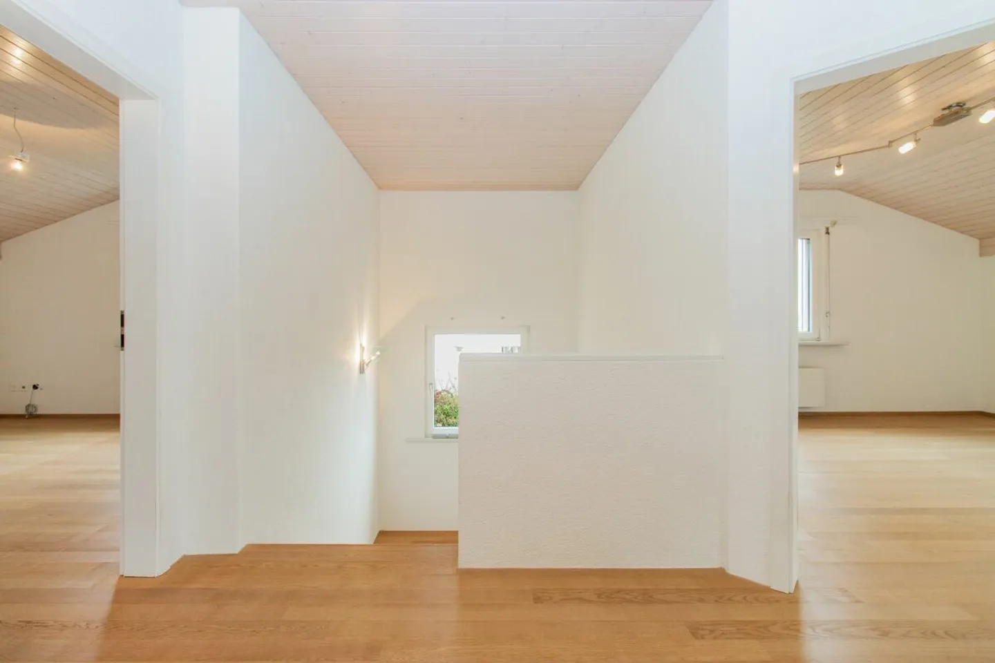 Modernes Einfamilienhaus mit Aussicht - Foto 12 von 13