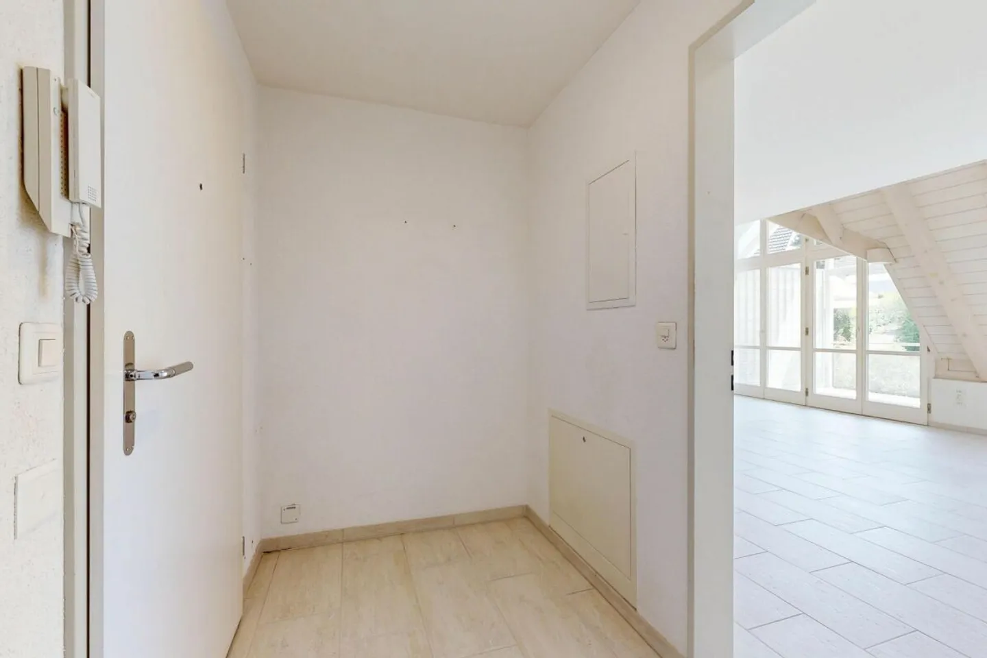 Well-maintained single/retirement apartment in an ideal location - Photo 9 of 13