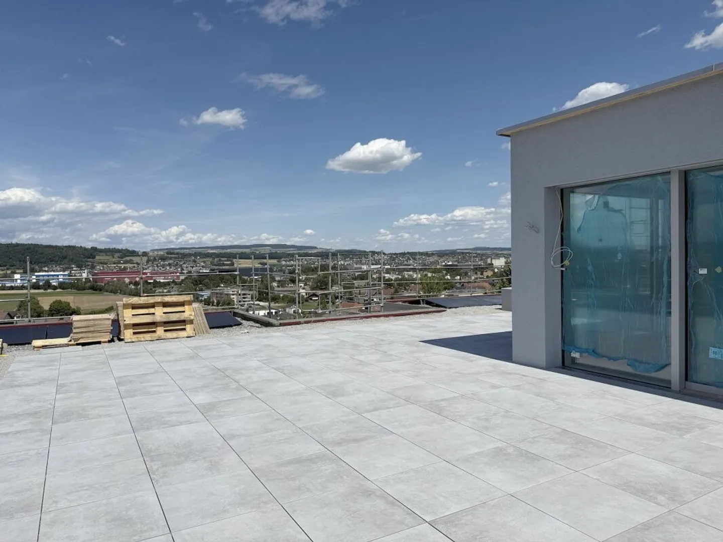 Appartement studio penthouse exclusif avec terrasse de 93 m² et vue panoramique - Photo 1 sur 10