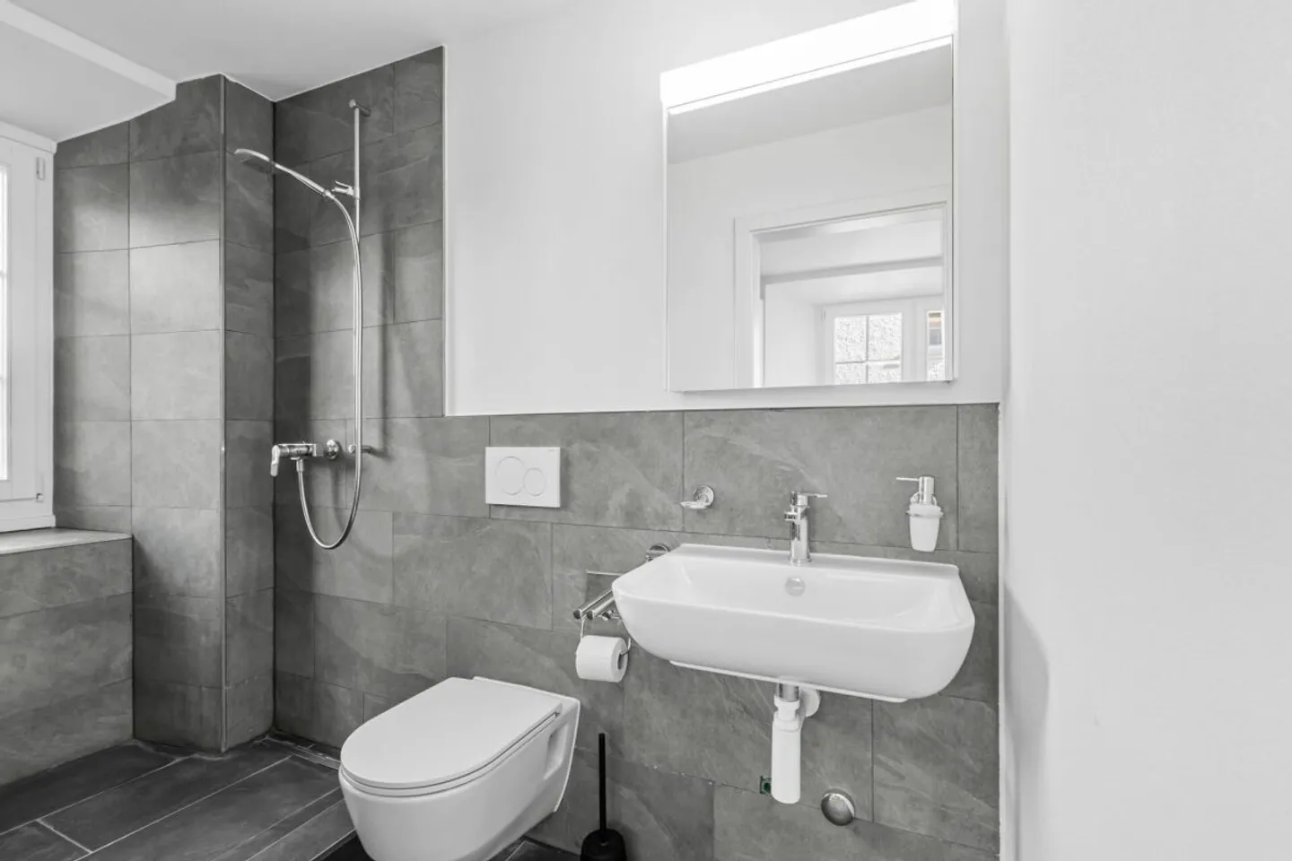 GLÄRNISCHBLICK | appartement rénové de 1,5 pièce dans un emplacement central à Mollis GL - Photo 6 sur 11