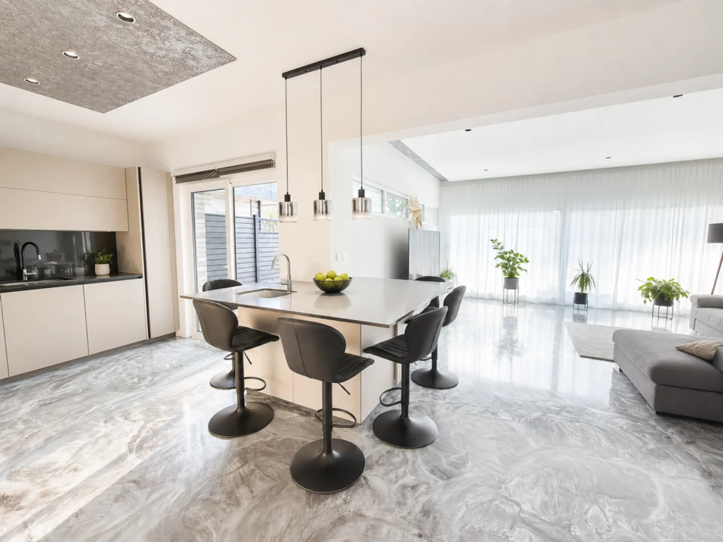 EXCEPTIONAL SEMI-DETACHED VILLA IN THE HEART OF BEX - Photo 3 of 12