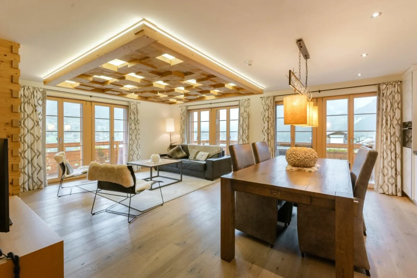 Attractive 3.5-Room Apartment in Hotel Aspen - Photo 2 of 13