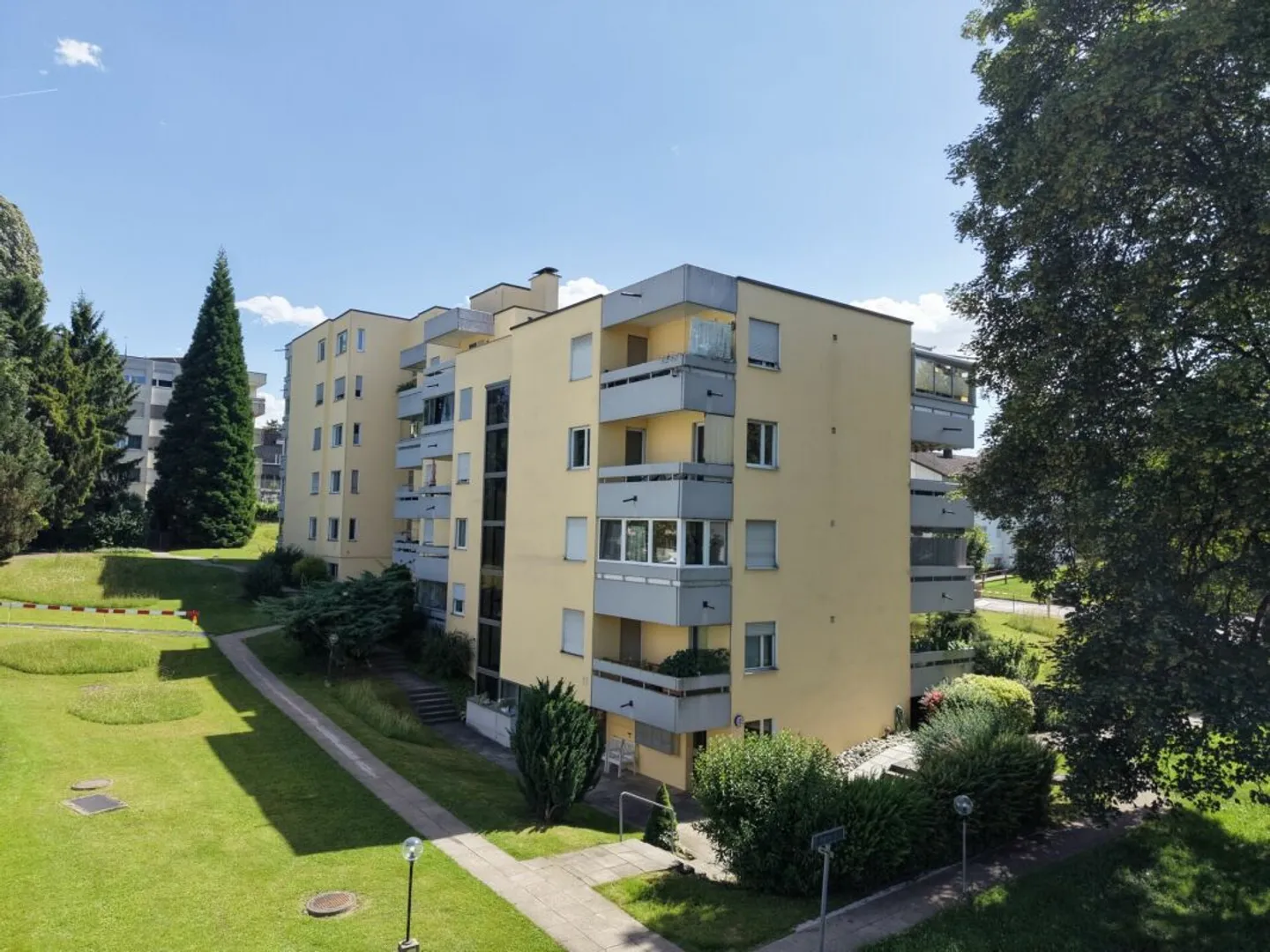 Cozy 3.5-room ground floor apartment with two balconies in a central location - Photo 1 of 13