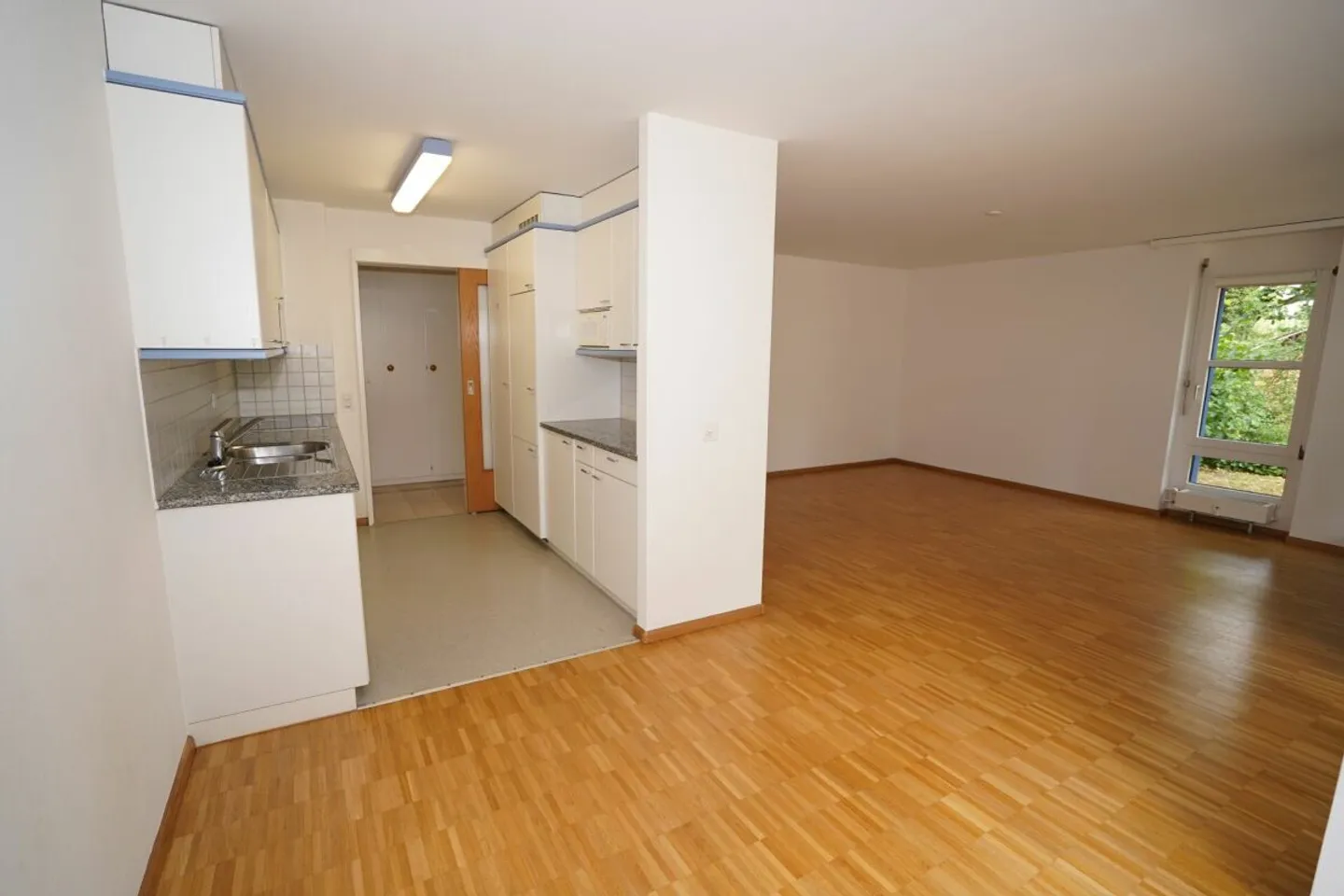 Appartamento giardino 3,5 stanze con molta privacy - Foto 3 di 9