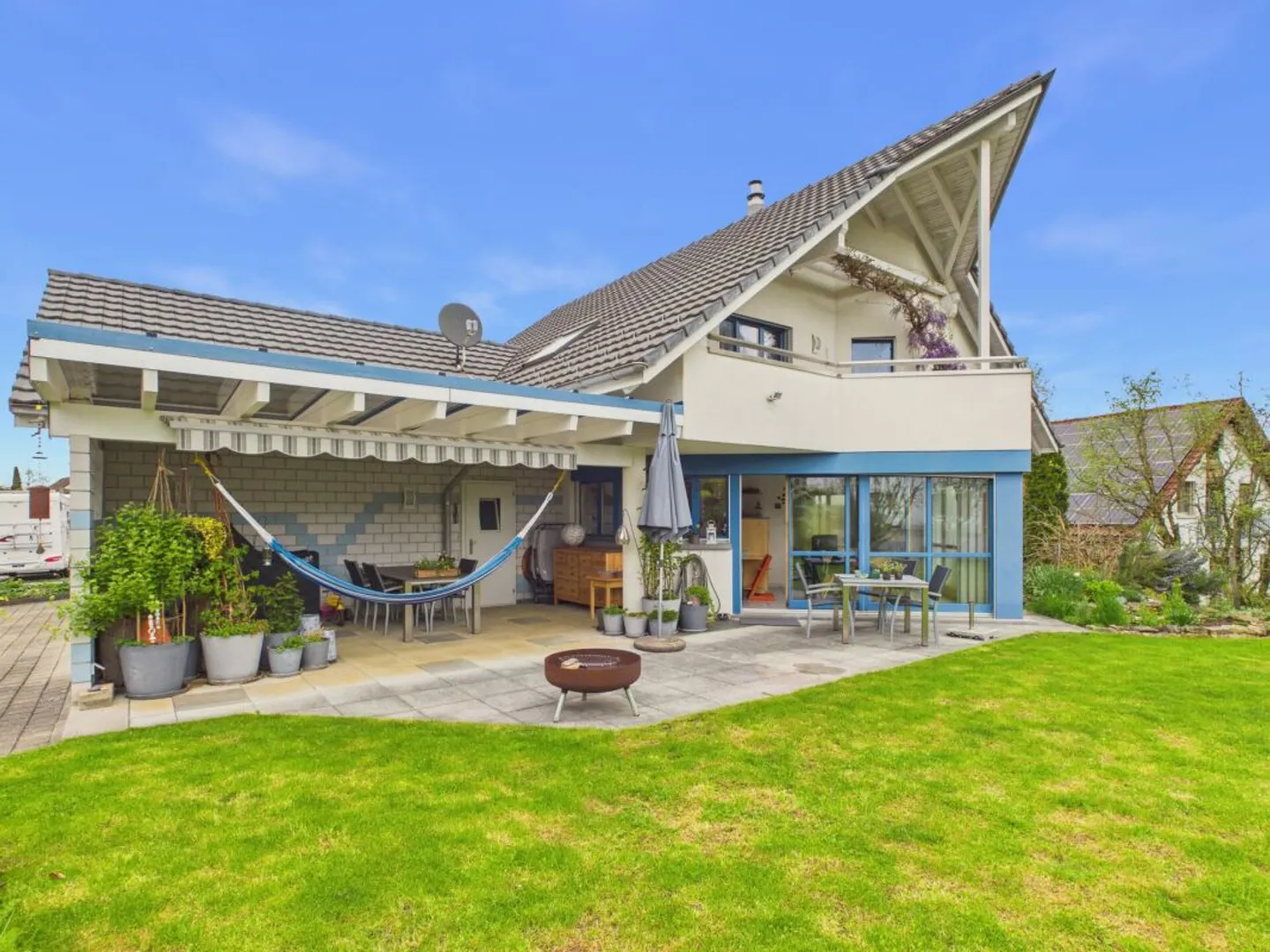 Casa unifamiliare attraente in una posizione tranquilla - Foto 2 di 13