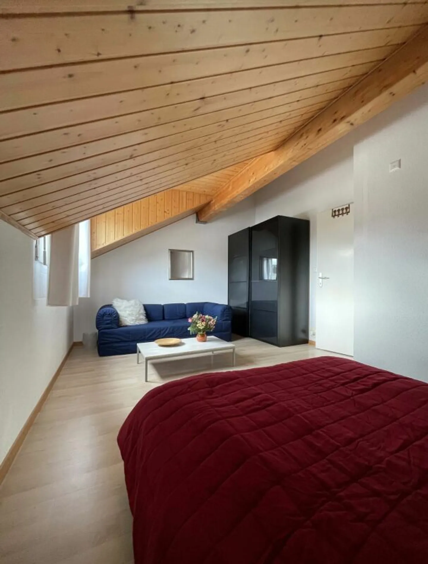 Dachgeschoss-Duplexwohnung mit 5,5 Zimmern in einer grünen Umgebung - Foto 11 von 13