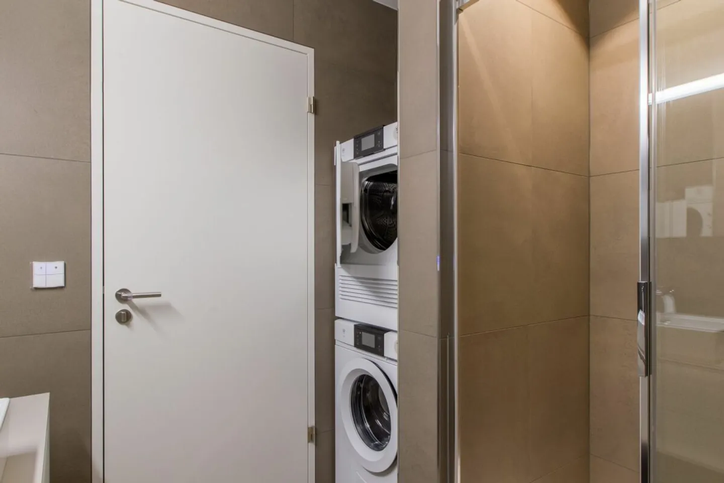 FELDPARK | Exclusive 3.5-room apartment in owner-occupied standard in a central location in Lachen SZ - Photo 8 of 13